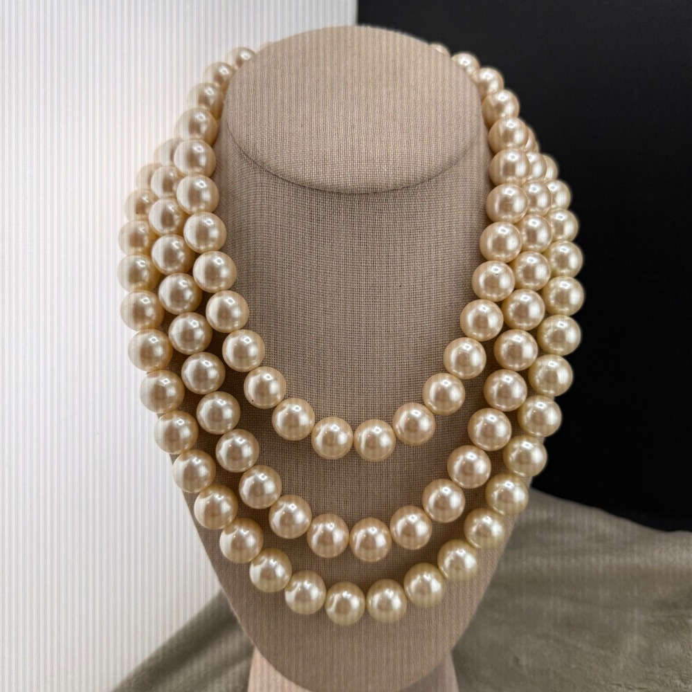 Vintage Richelieu Imitation Pearl Necklace Beaded Layered Signed 16"